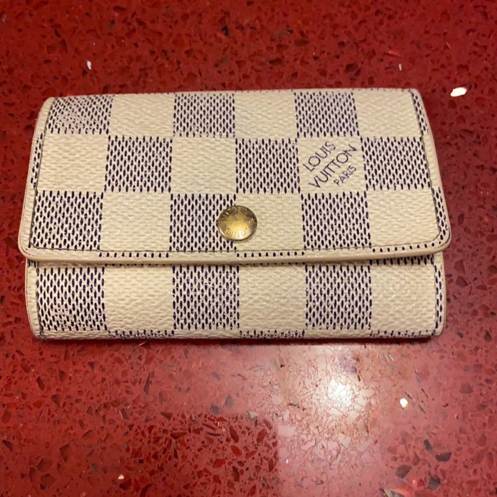 Louis Vuitton Authentic Damier Azur 6 key holder